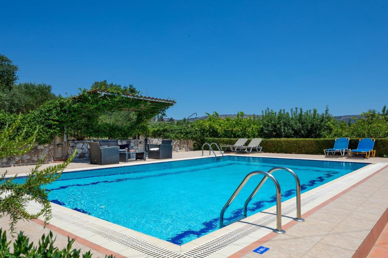 Villa Marianna Vryses Exterior photo